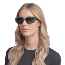 画像をギャラリービューアに読み込む, SPLU06 540860_04
